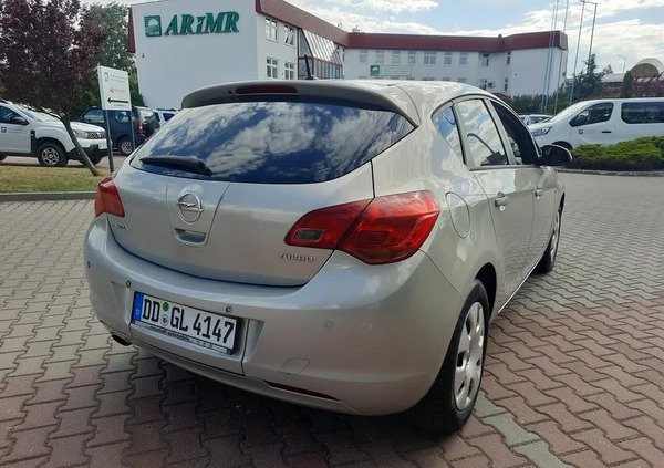 Opel Astra cena 20900 przebieg: 127000, rok produkcji 2010 z Kołobrzeg małe 326